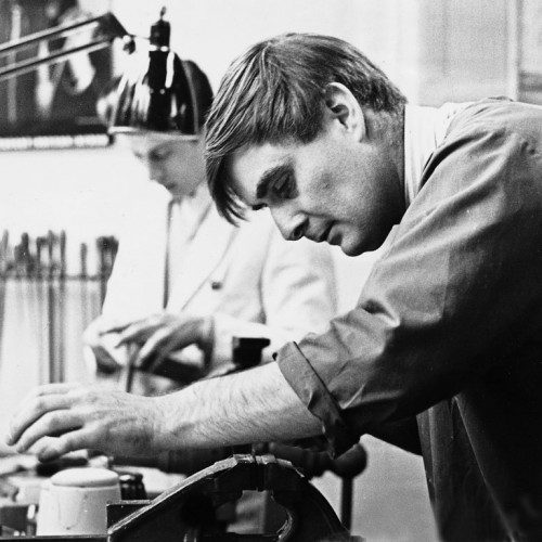 walker-hall-dm-2-1960s_500x500_acf_cropped