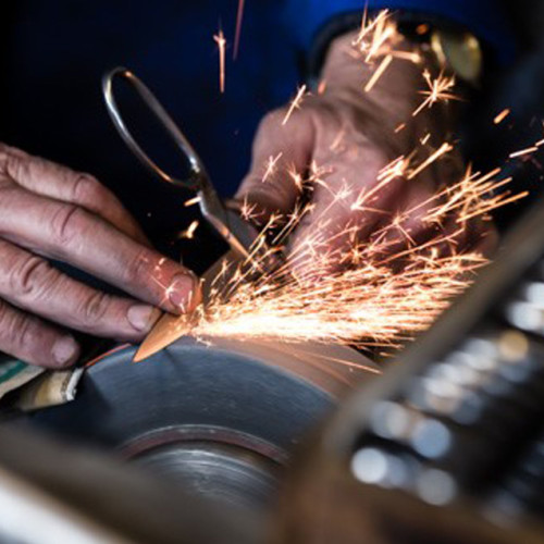 EW-grinding1_500x500_acf_cropped