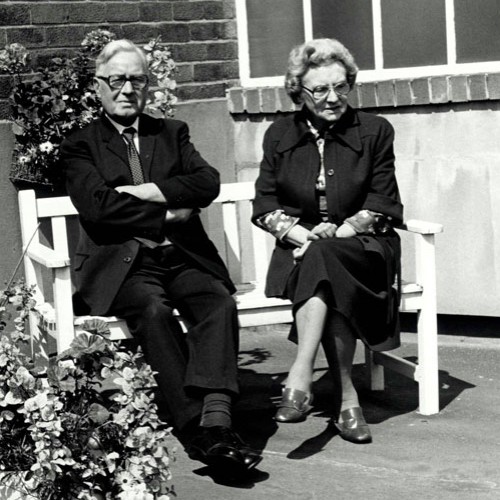 swann-morton-walter-and-doris_500x500_acf_cropped