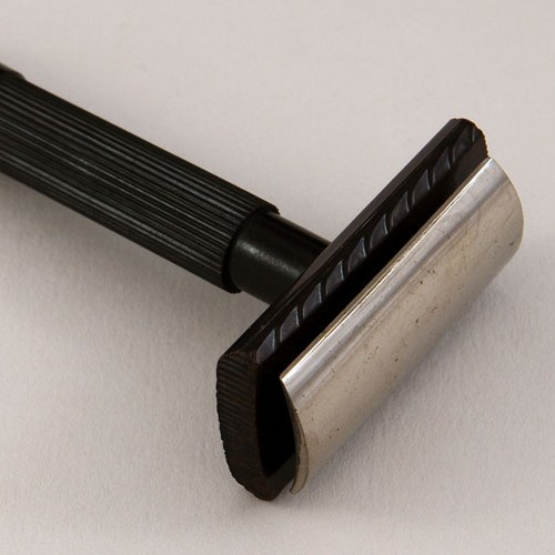 thomas-ward-razor-wardonia_500x500_acf_cropped